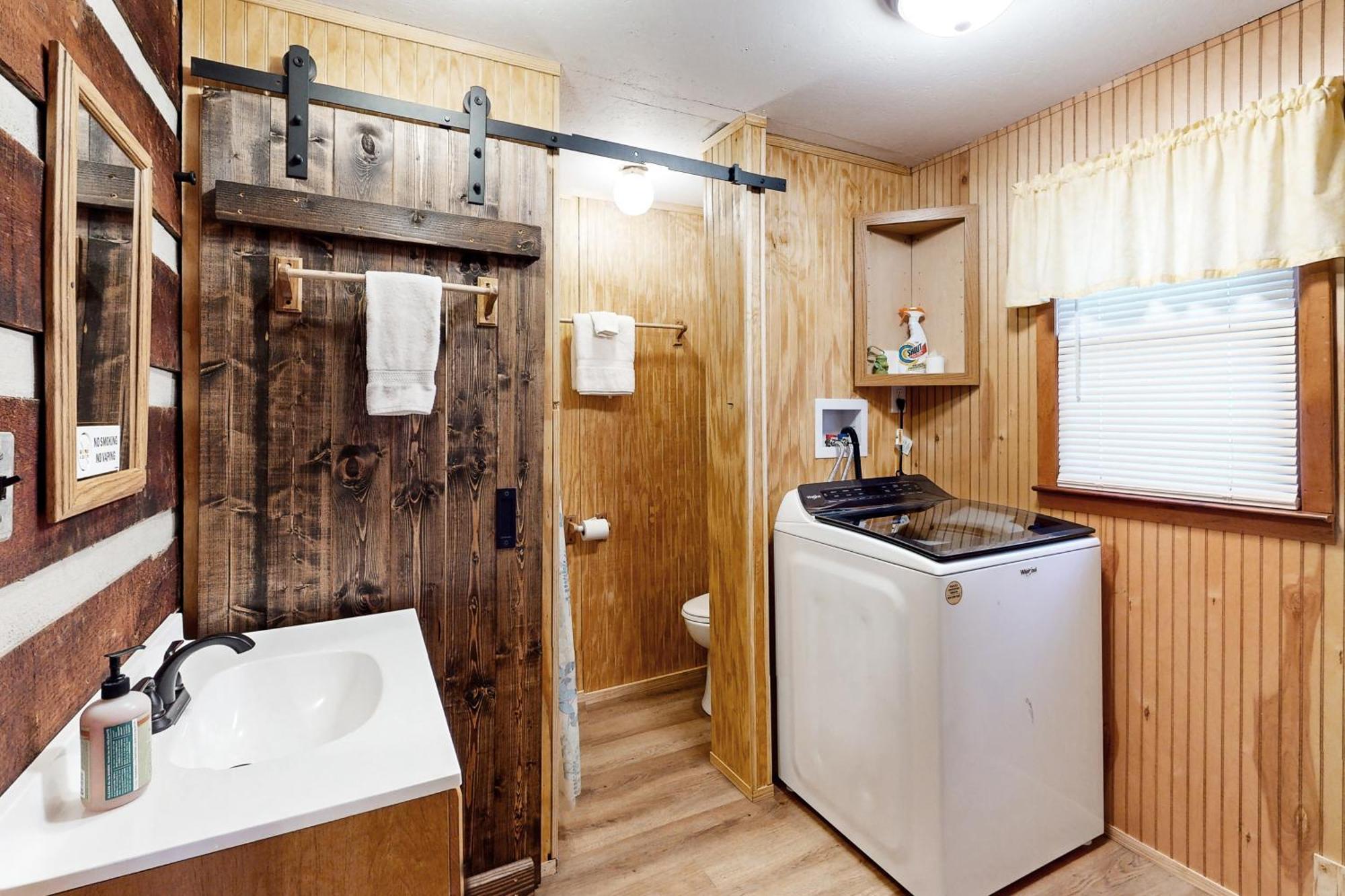 2 Bed 2 Bath Vacation Home In Whittier II Экстерьер фото
